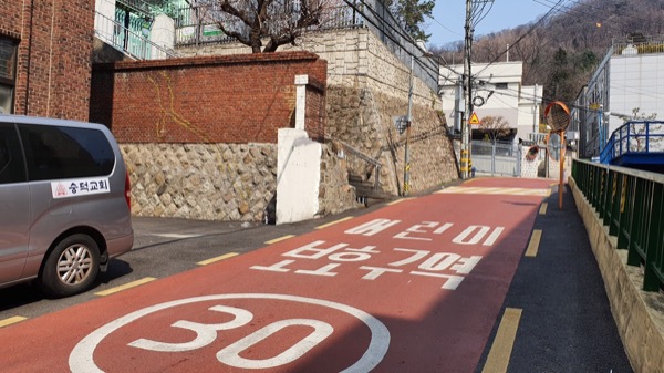 옛 신세이다이 단지로 오르는 길