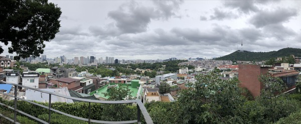 이태원 부군당에서 내려다 본 용산미군기지 주변 일대