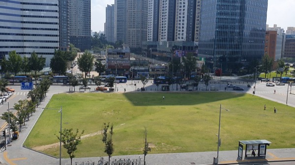 용산역 앞 광장